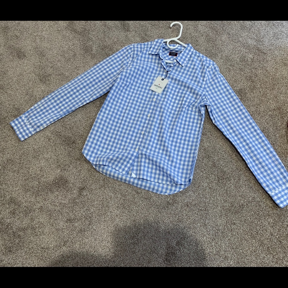 Women’s untuckit button down size 6